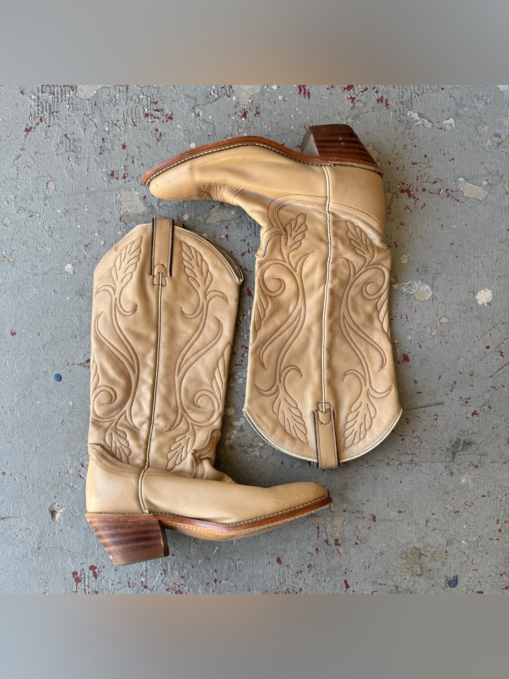 Acme Light Tan Cowboy Boots